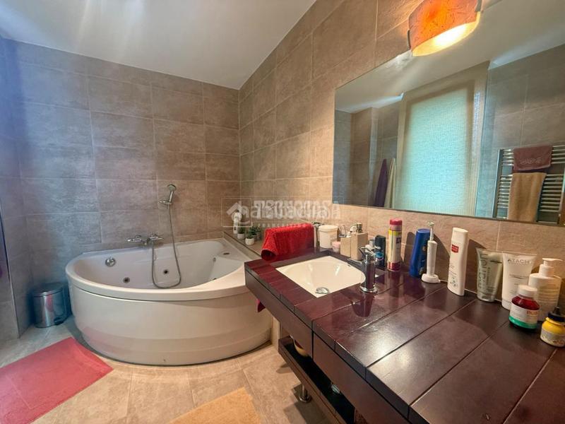 Foto c19a6bdf-6c72-4173-994a-4b7faebaecfd. Casa  en venta en Mompia Santa Cruz de Bezana