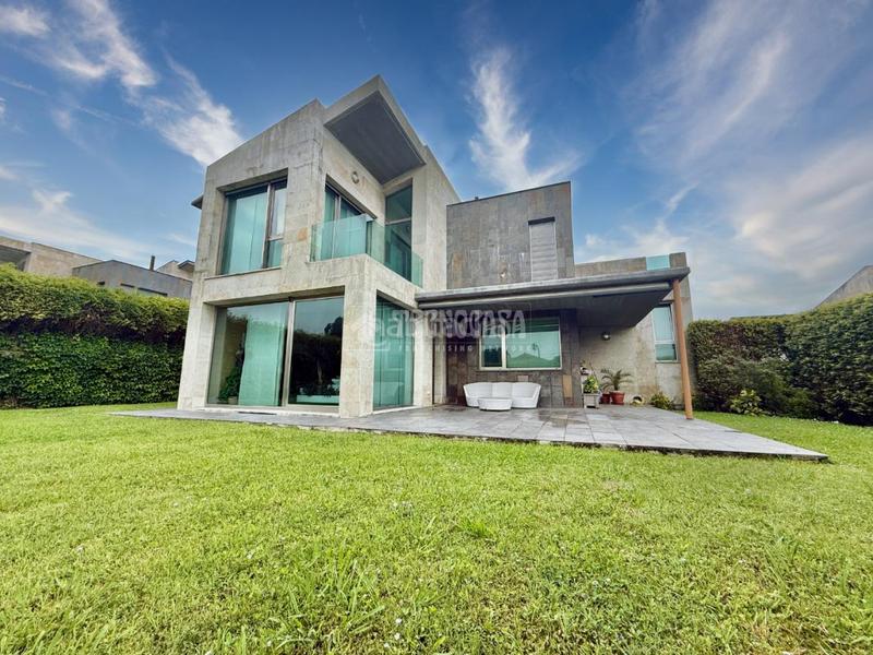 Foto c46877dd-a7e2-4c81-aecc-9a8d5828bf14. Casa  en venta en Mompia Santa Cruz de Bezana