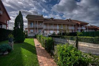 Maison jumelée à Marina de Cudeyo. Casa en venta en marina de cudeyo
