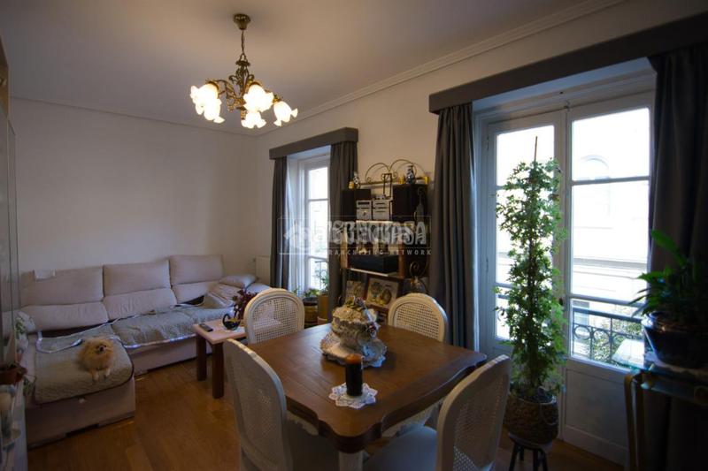 Foto f9541dc3-92a2-460e-8e37-bb5aca9f6b4a. Flat in Centro - Ayuntamiento Santander