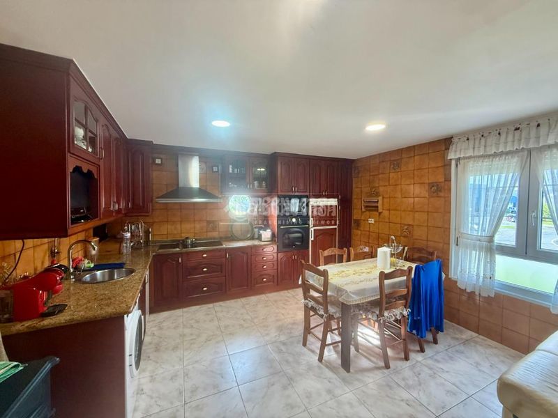 Foto 73b2a6a9-e9ee-4269-8c7f-7d78d1f9a299. Casa amb aparcament a Astillero (El)