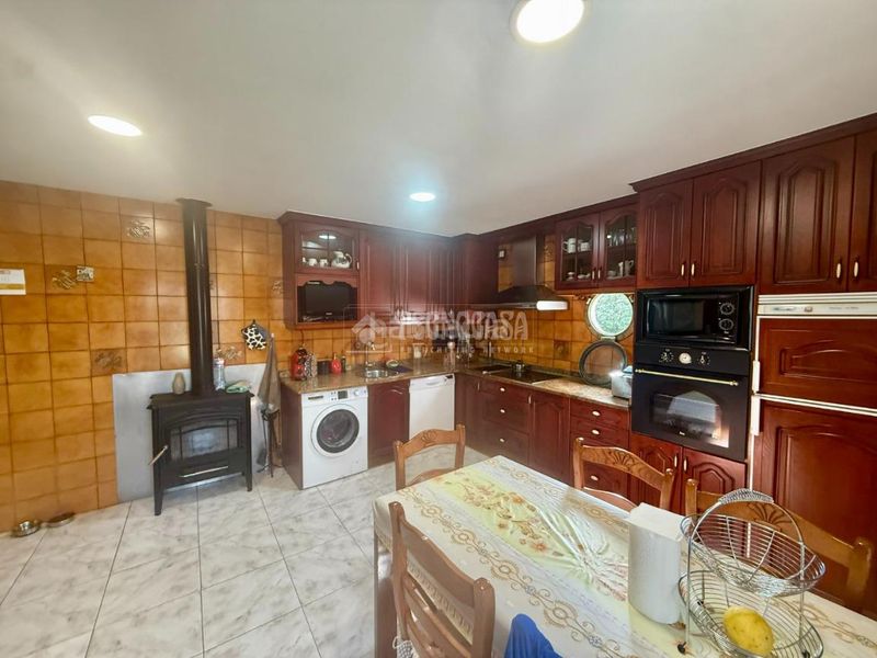 Foto a3861b86-b63d-4254-b6c6-22428174aec6. Casa amb aparcament a Astillero (El)