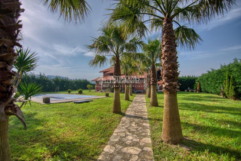Foto 03f778a6-dee1-4f18-b58c-b6338389c798. Casa amb aparcament piscina a Polanco