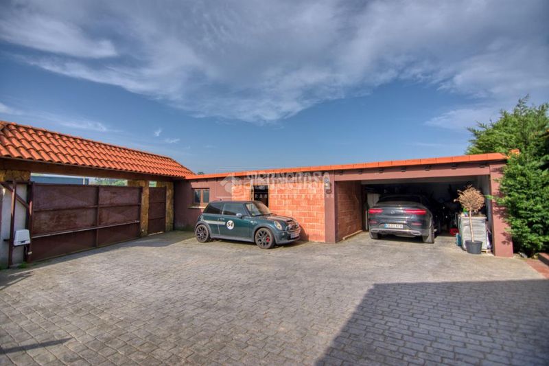 Foto a56be236-c7c3-499e-b9c1-e0b7dde8aed6. Casa amb aparcament piscina a Polanco