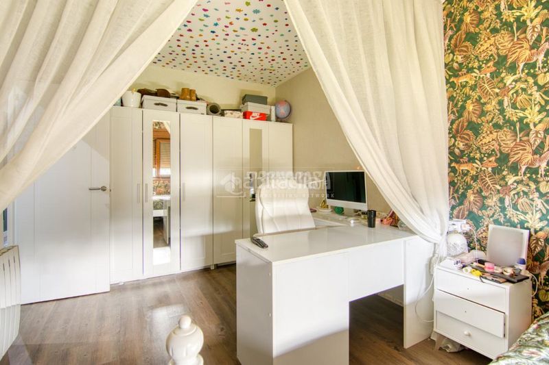 Foto b12d4651-3b18-4fa0-bd00-8be02585edac. Casa amb aparcament piscina a Polanco