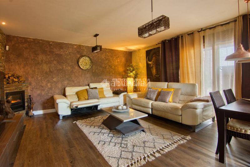 Foto ee66d69d-7e71-49ae-85ba-43d9bc8d57bd. Casa amb aparcament piscina a Polanco
