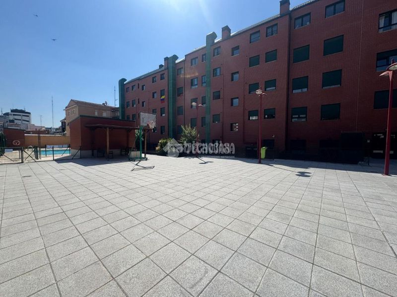 Foto f178337b-305f-4260-a5db-d6f963b4a878. Pis amb calefacció aparcament piscina a Simancas Madrid