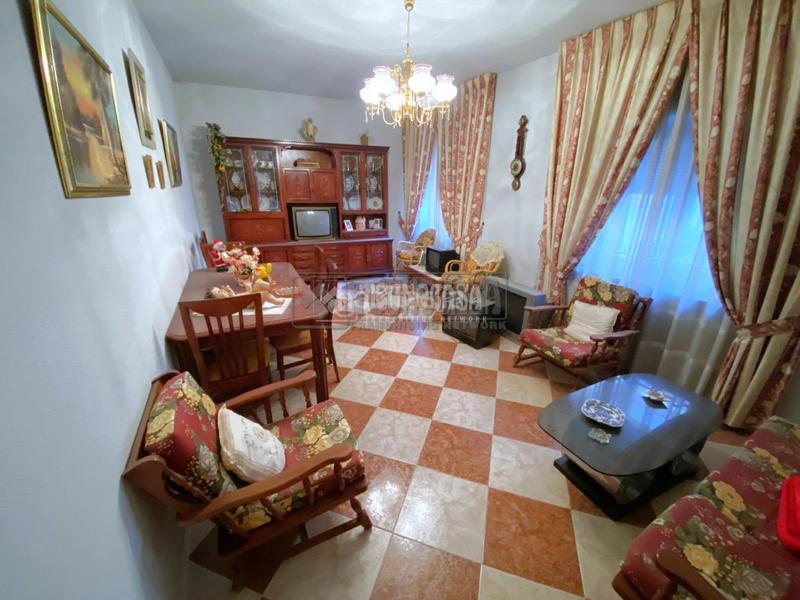 Foto e36ff671-fb91-4f67-91bf-c506464b7a02. Casa pareada casa en venta en Madridejos