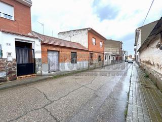 Casa aparellada  N/a. Casa en venta en consuegra