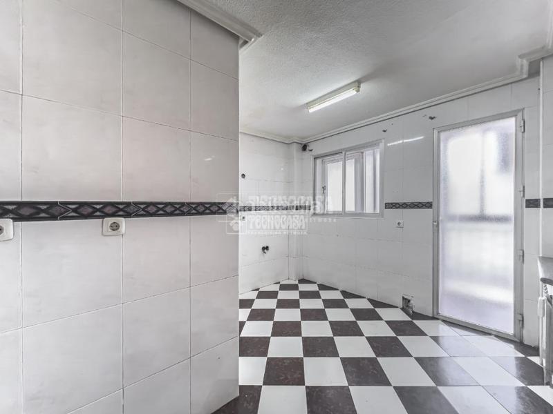 Foto a75a0e49-e8c4-4044-9c52-ce007f64b6d2. Appartamento con riscaldamento parcheggio in Santa María de Benquerencia Toledo
