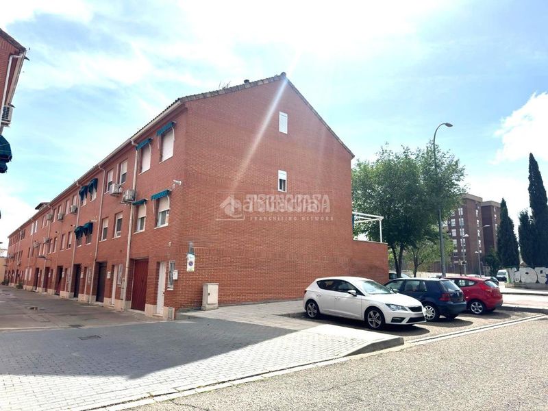 Foto 65e6015b-fae1-45d2-89b7-c6070347449c. Casa aparellada amb calefacció a Santa María de Benquerencia Toledo