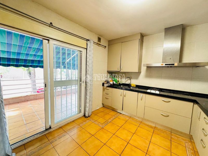 Foto a392409f-22ef-4378-9a5d-b4e3e1a117fd. Casa aparellada amb calefacció a Santa María de Benquerencia Toledo