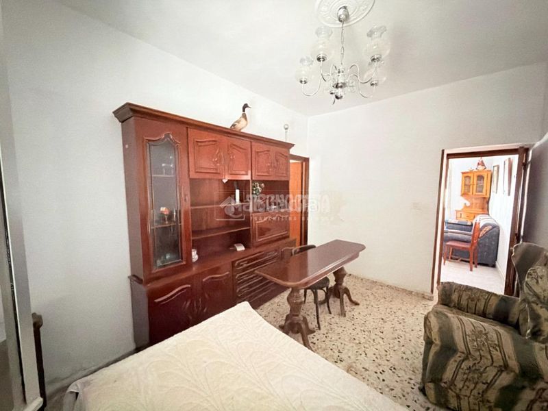 Foto 40cdba62-b281-41da-b47f-502ecaae7516. Casa aparellada amb calefacció a Azucaica Toledo