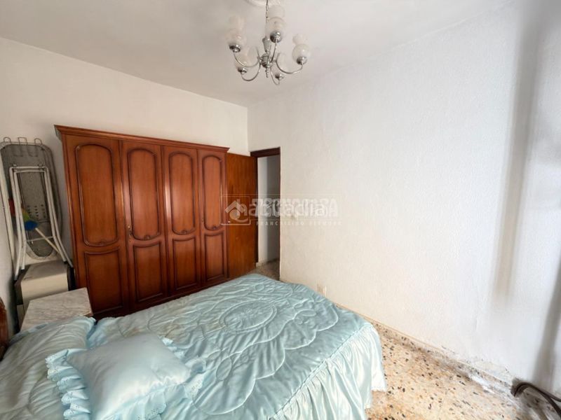 Foto 4cbb67a3-3cb3-4e1f-8396-a1e7c6da6f0b. Casa aparellada amb calefacció a Azucaica Toledo