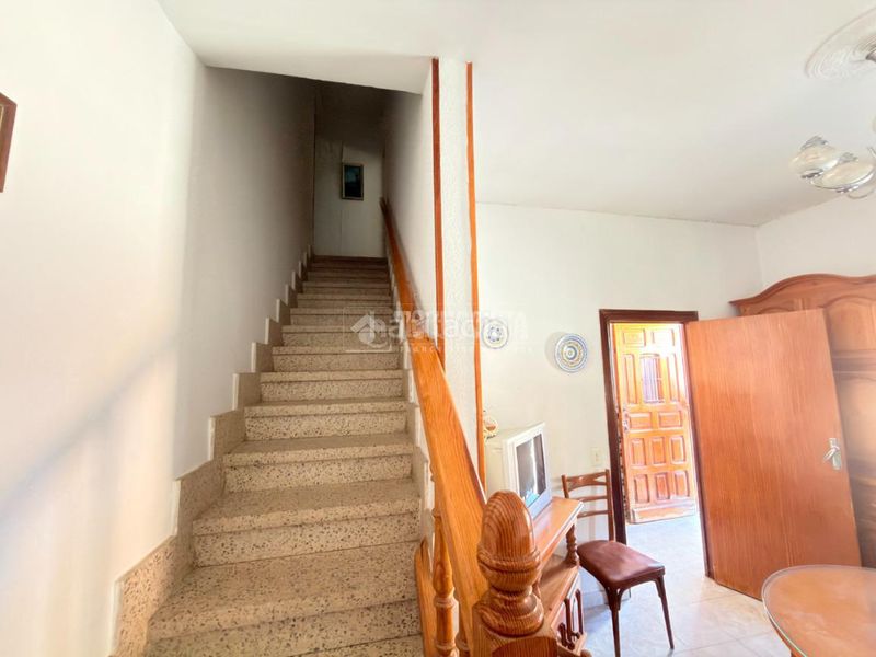 Foto 65753865-a9b6-45c0-b904-c9b4b417ebb5. Casa aparellada amb calefacció a Azucaica Toledo