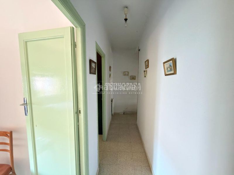 Foto 7001c60d-7ab1-4abd-b538-5db85a3e515b. Casa aparellada amb calefacció a Azucaica Toledo