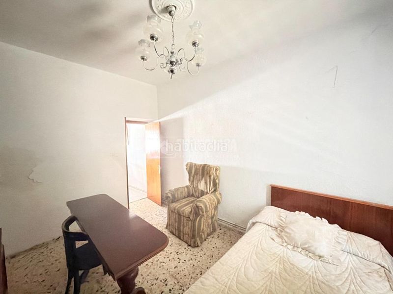 Foto 74a9ba95-16bd-4fe5-9027-e98a328239f3. Casa aparellada amb calefacció a Azucaica Toledo