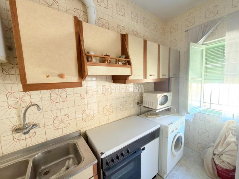 Foto 855b22b9-0b84-4e3d-b0df-fbca5e7f0120. Casa aparellada amb calefacció a Azucaica Toledo