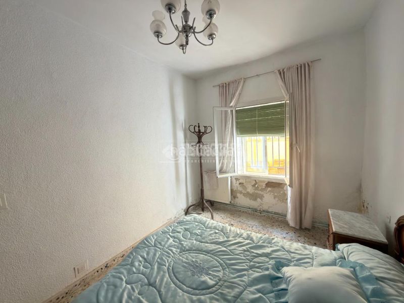 Foto ef1a27ab-e020-48bf-a18b-c7ff02f849a6. Casa aparellada amb calefacció a Azucaica Toledo