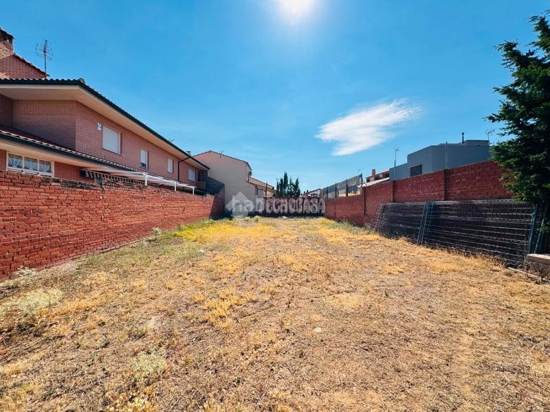 Foto b5073b33-59d1-40f2-853b-04153b4630c6. Terreny residencial a Nambroca