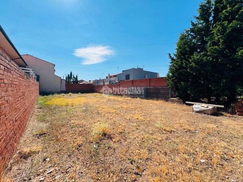 Foto eb15f7e9-147d-49ee-87bd-2ae9feba691b. Terreny residencial a Nambroca