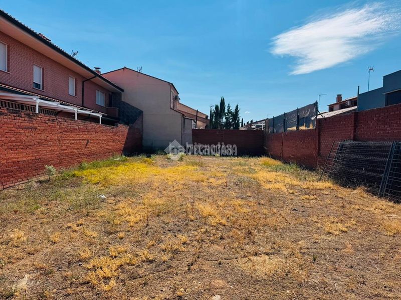 Foto fcc8a95a-f3b8-4503-b2d3-d618d31c9c58. Terreny residencial a Nambroca