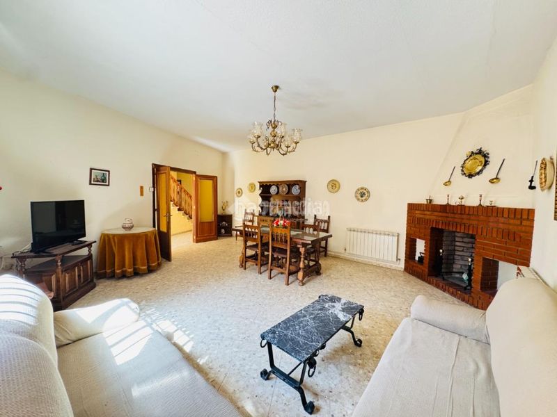 Foto adec9778-ba3e-481f-93a9-fc26687edab5. Casa pareada casa en venta en Villasequilla