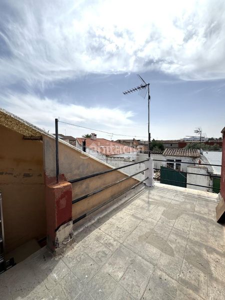 Foto 5d7b4b30-5bc5-4f4e-9c32-5dad5ffe1633. Casa aparellada a Nambroca
