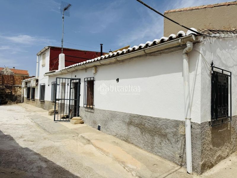 Foto 9092f4f1-4256-47af-a6aa-40eef69ea446. Casa aparellada a Nambroca