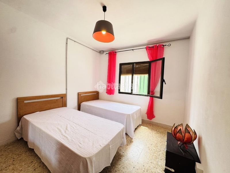 Foto c6e06670-a785-486b-b609-7806c3dbe8fc. Casa aparellada a Nambroca