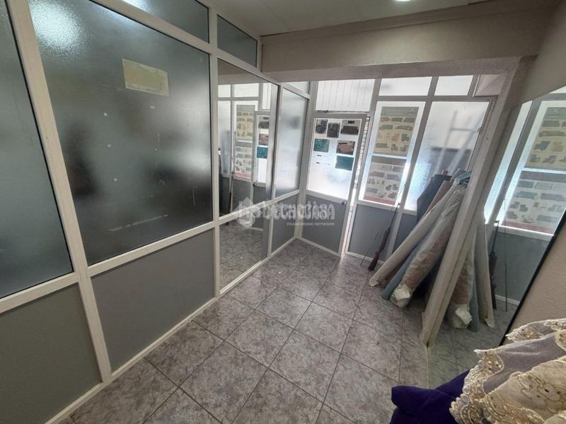 Foto 0bdbd7a9-f9bc-414c-9dfb-2fae1ed13e56. Local comercial a Aiora Valencia