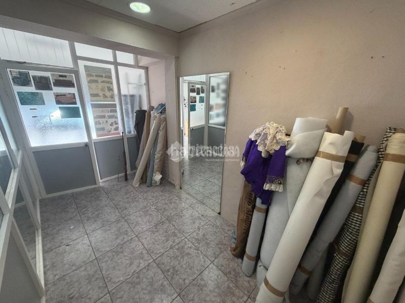 Foto 75c3cbbb-ff99-46a1-8720-898305cd1bc7. Local comercial a Aiora Valencia