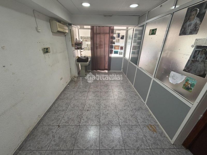 Foto 8a7c9a37-c2eb-4658-9eb4-8502edeb36c8. Local comercial a Aiora Valencia