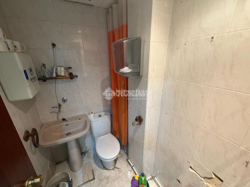 Foto d70649f4-c010-4836-83fe-af4d864c135b. Local comercial a Aiora Valencia
