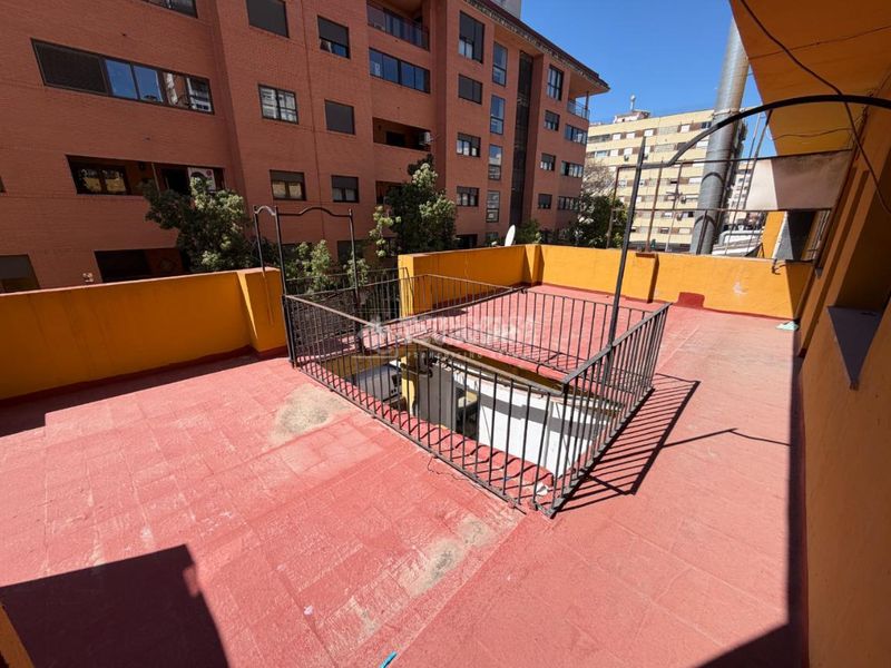 Foto f9d009e5-6e0f-4e95-8383-62e3d63c900f. Pis a Camí Fondo Valencia