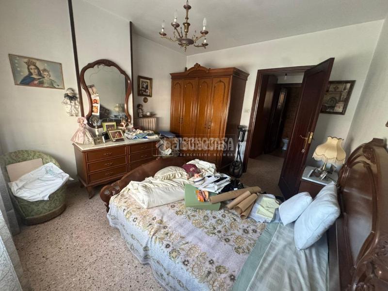Foto 38205bc7-9820-49b6-96c8-b69e955356c2. Piso  en venta en La Granja Zaragoza