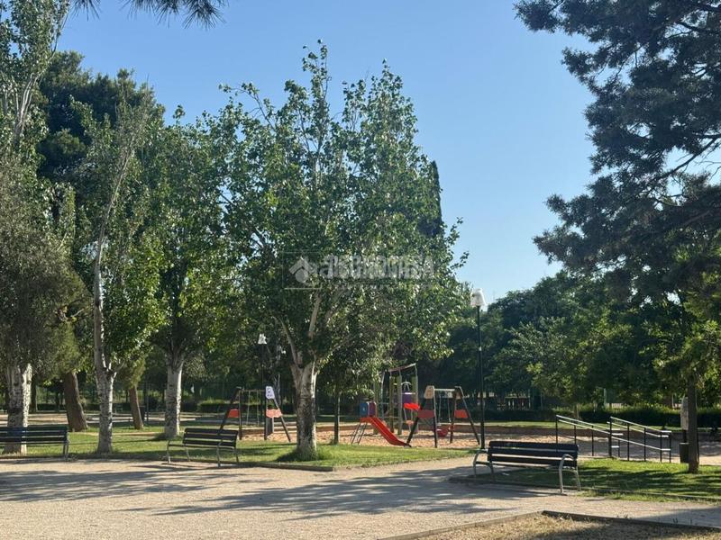 Foto b9e1fead-6118-47d9-9a5a-4d57d71ac8be. Piso  en venta en La Granja Zaragoza