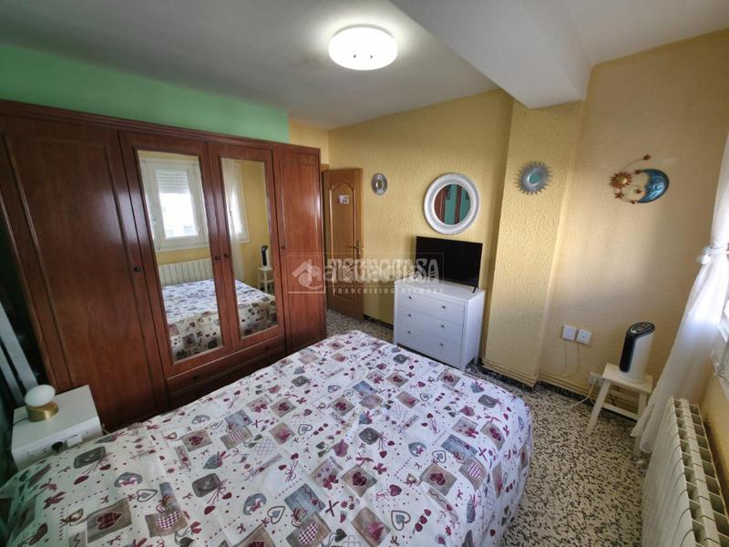 Foto 9858079f-e6e5-4a61-8f16-33d845a02245. Flat with heating in La Jota Zaragoza