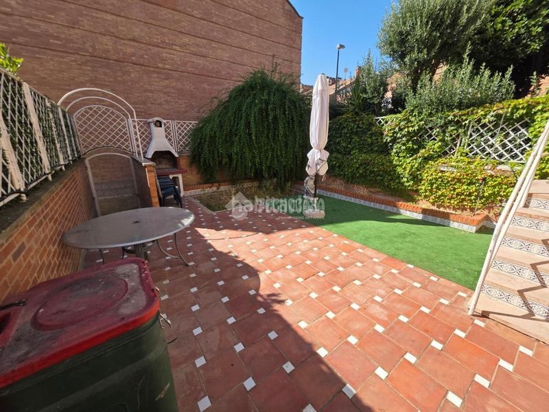 Foto f0f616b9-a698-41d6-b878-1dcb8cd209c1. Casa aparellada amb calefacció aparcament a San Juan de Mozarrifar Zaragoza