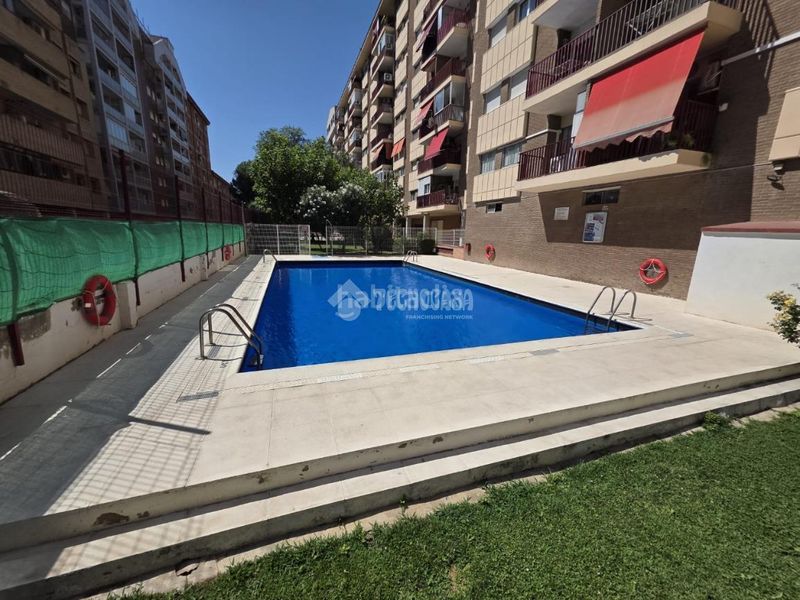 Foto b4d4ae98-d6bc-499a-b0e3-4bf1392200c4. Pis amb calefacció aparcament a Salvador Allende Zaragoza