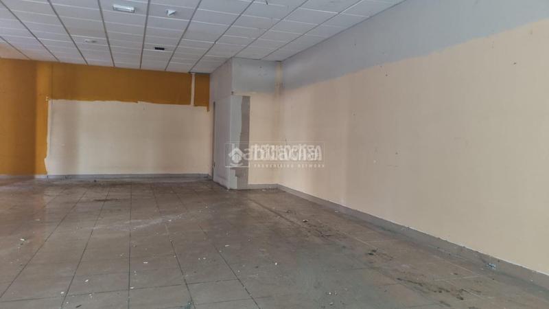 Foto bfbda95c-72f0-49db-94e9-0eb7b253b0ad. Alquiler local comercial tienda en alquiler en La Jota Zaragoza