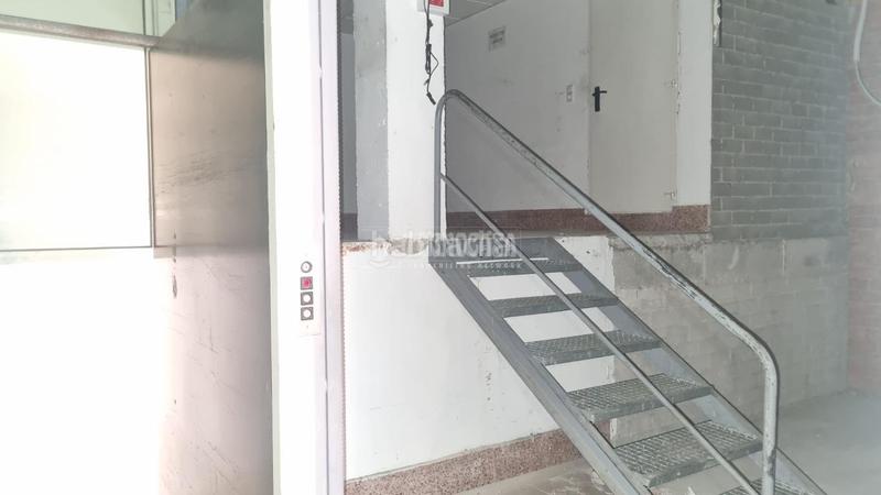 Foto d6daa755-0ec2-450b-98f3-e2d2be03ef42. Location local commercial dans La Jota Zaragoza