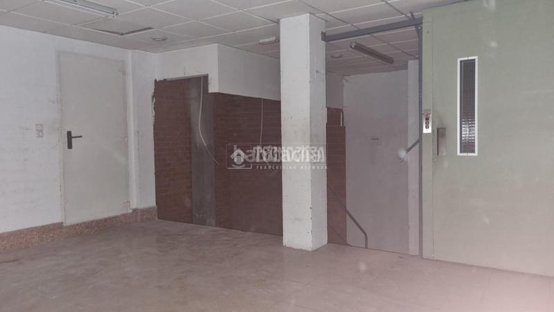 Foto f47d96d8-88c4-4032-8845-09d1084941c3. Location local commercial dans La Jota Zaragoza
