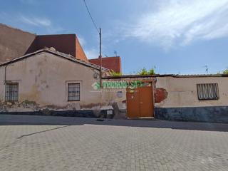 Casa aparellada a Bargas. Casa en venta en bargas