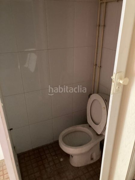 Foto bd5730f4-87b8-41a5-bbf3-1f4b8d95a287. Alquiler local comercial lloguer local comercial a en Barberà del Vallès