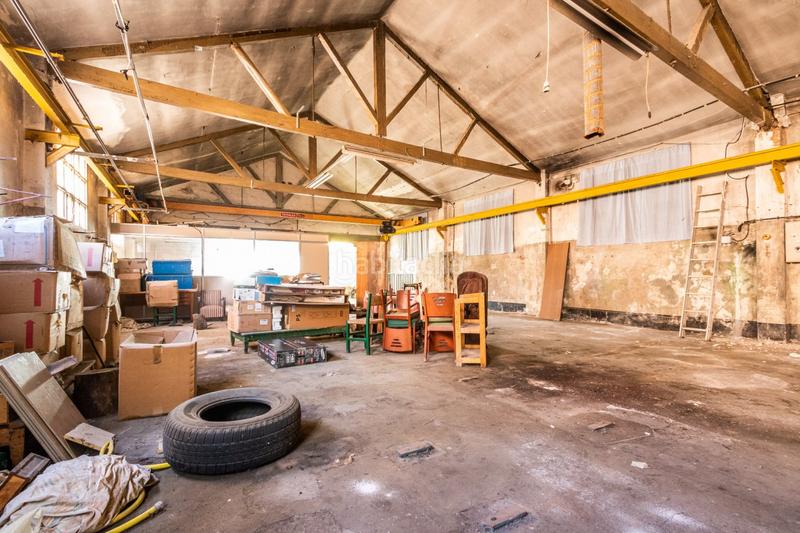 Foto 6430bcb4-a692-44da-ab44-3feabf6dbbd6. Fabrikhalle in Sant Llorenç Savall