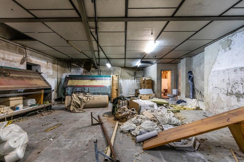 Foto b1182a1e-d521-4d5c-aa72-f71028b475af. Fabrikhalle in Sant Llorenç Savall