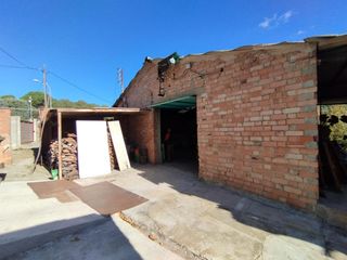 Nave industrial  Carretera carretera monistrol. Terreny pla de 600m2 amb nau de 275m2 i caseta auxiliar