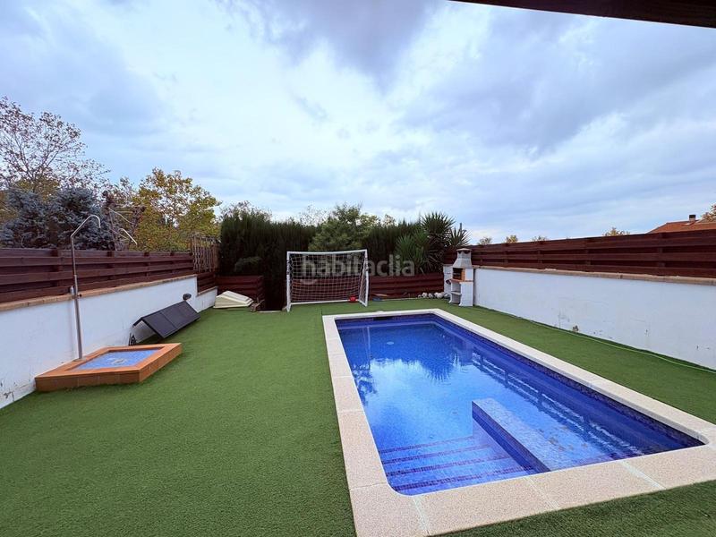 Foto c5016f05-19db-421d-b2d9-fdd5157f6e95. Casa con parcheggio piscina in Eixample - Can Bogunyà Castellar del Vallès