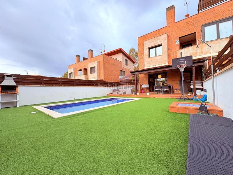 Foto ecd9b8ae-d7c7-4f87-b40d-156c8b604224. Casa con parcheggio piscina in Eixample - Can Bogunyà Castellar del Vallès